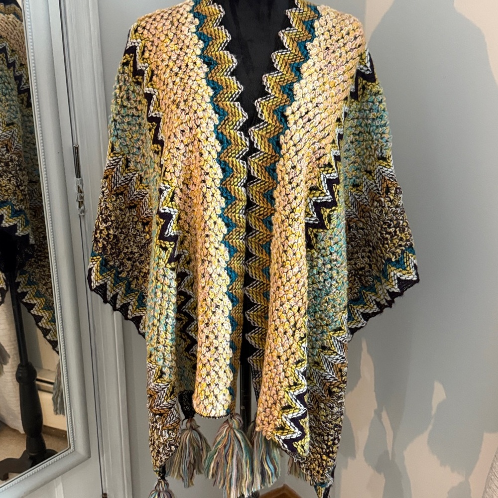 Multicolor Zigzag Patterned Poncho